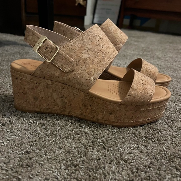 Comfy Platform Sandals from Dillards! - Picture 2 of 5